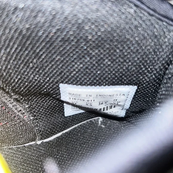 NIKE AIR BAKIN SZ 6Y 2007 RELEASE